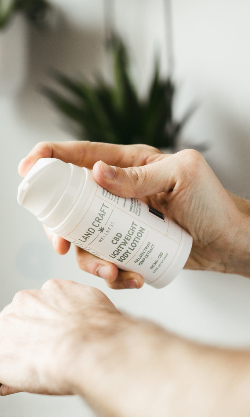 7 Benefits of Using Sweet Almond Oil for your Skin Landcraft Wellness